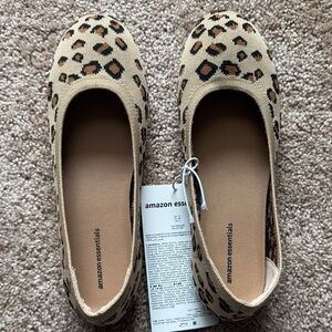 Amazon Essentials Women's Tan and Black Animal Print Flats